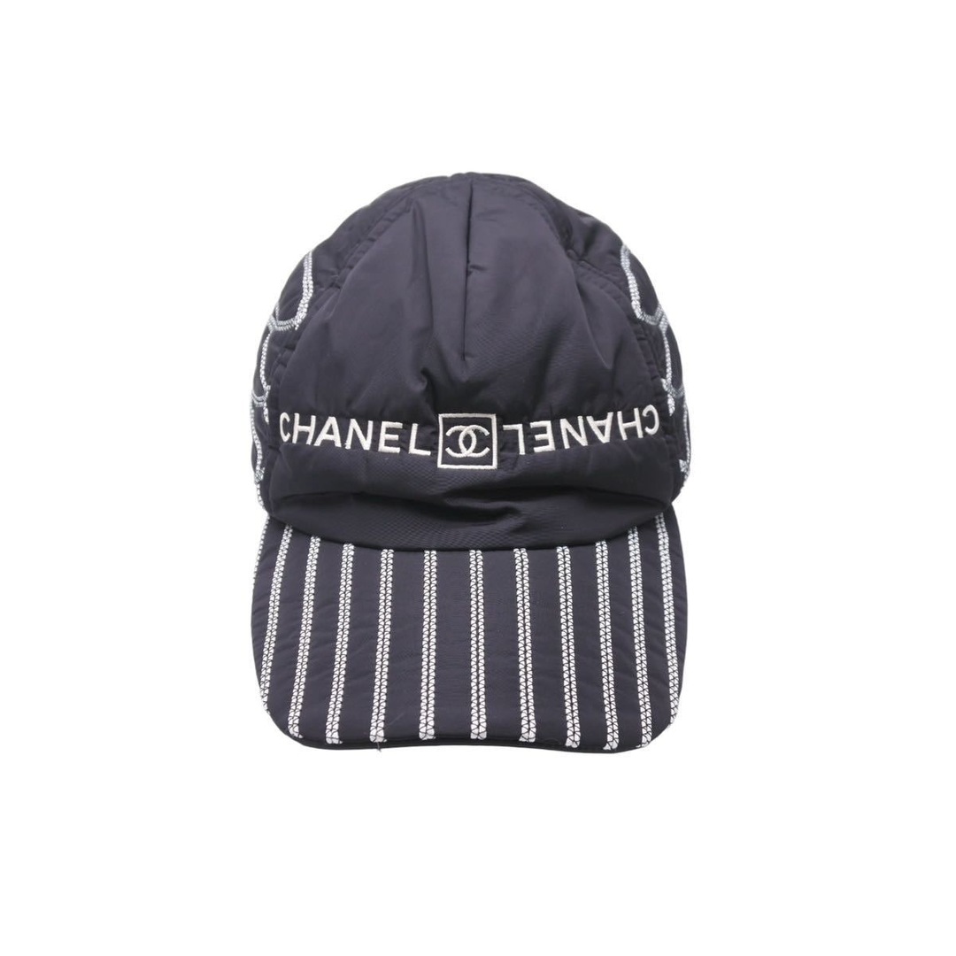 使い勝手の良い CHANEL 48969 中古 ナイロン美品 M 白 黒 ホワイト