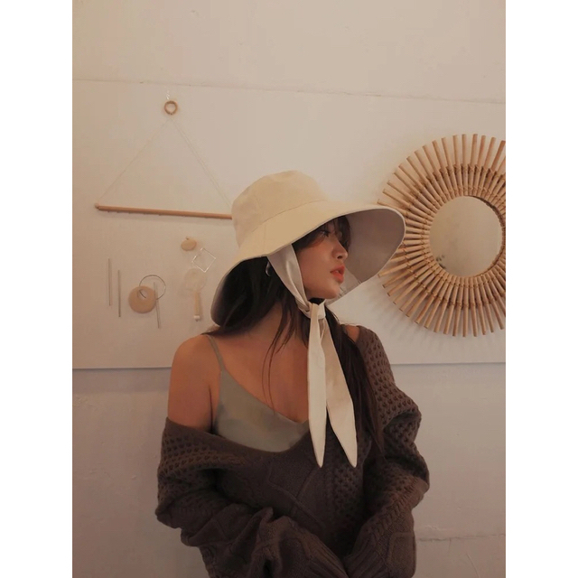 TODAYFUL(トゥデイフル)の【新品】ribbon bucket hat / beige レディースの帽子(ハット)の商品写真