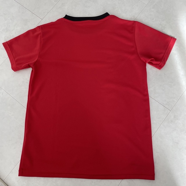 UMBRO(アンブロ)のアンブロ　半袖でＴシャツ　160 キッズ/ベビー/マタニティのキッズ服男の子用(90cm~)(Tシャツ/カットソー)の商品写真