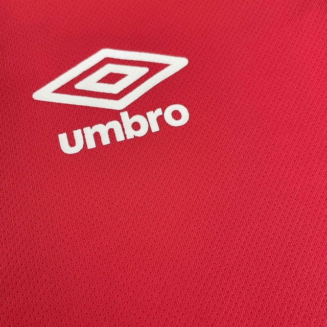 UMBRO(アンブロ)のアンブロ　半袖でＴシャツ　160 キッズ/ベビー/マタニティのキッズ服男の子用(90cm~)(Tシャツ/カットソー)の商品写真