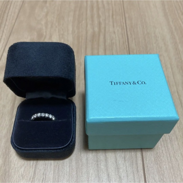 Tiffany & Co.(ティファニー)のティファニー　エンブレイス　フォーエバーバンドリング　3mm幅 レディースのアクセサリー(リング(指輪))の商品写真