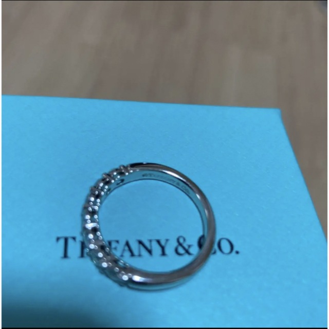 Tiffany & Co.(ティファニー)のティファニー　エンブレイス　フォーエバーバンドリング　3mm幅 レディースのアクセサリー(リング(指輪))の商品写真