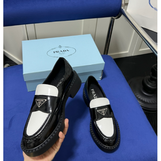 プラダ ローファー/革靴(レディース)の通販 800点以上 | PRADAの プラダ ローファー/革靴(レディース)の通販 800点以上 | PRADAの