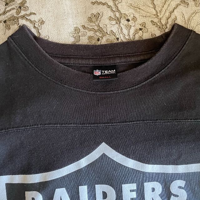 TOMMY(トミー)のTOMMY NFL RAIDERS Tシャツ メンズのトップス(Tシャツ/カットソー(半袖/袖なし))の商品写真