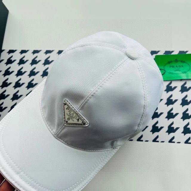 M】PRADA ベースボールキャップ 【新品タグ付き】 プラダ 【50%OFF