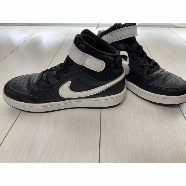 NIKE(ナイキ)のNIKE ハイカット　スニーカー　21.0cm キッズ/ベビー/マタニティのキッズ靴/シューズ(15cm~)(スニーカー)の商品写真