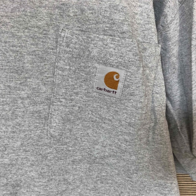 carhartt(カーハート)の カーハート】半袖Tシャツ　ワンポイント　胸ポケット　グレー　エンブレムタグ39 メンズのトップス(Tシャツ/カットソー(半袖/袖なし))の商品写真