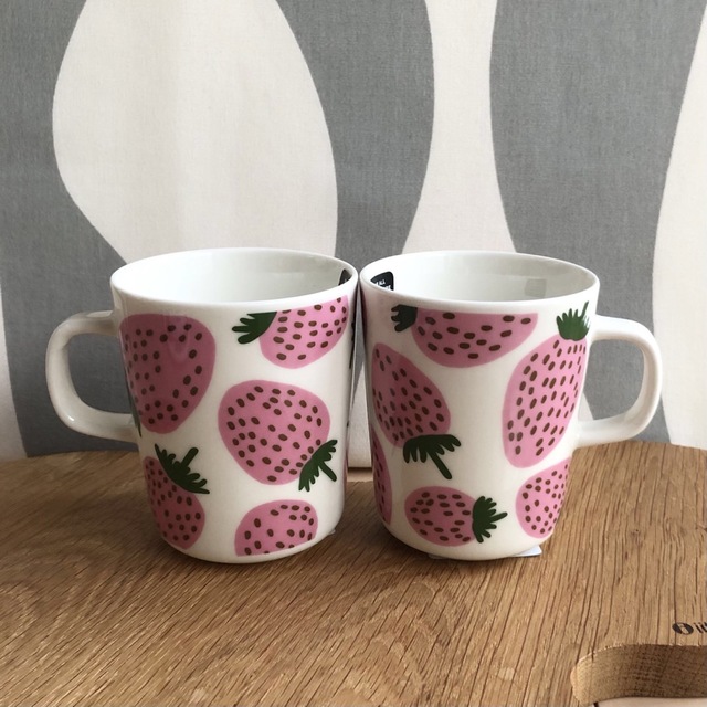 marimekko - 新品 marimekko MANSIKKA マンシッカ マグカップ marimekko - 新品 marimekko MANSIKKA マンシッカ マグカップ