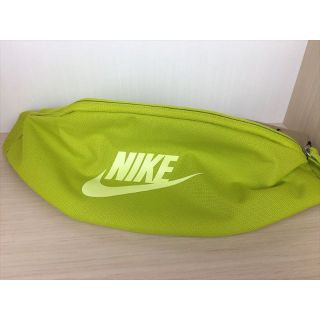 ナイキ(NIKE)のナイキ ヘリテージ ヒップパック ウエストポーチ バック 新品 (71)(ボディーバッグ)