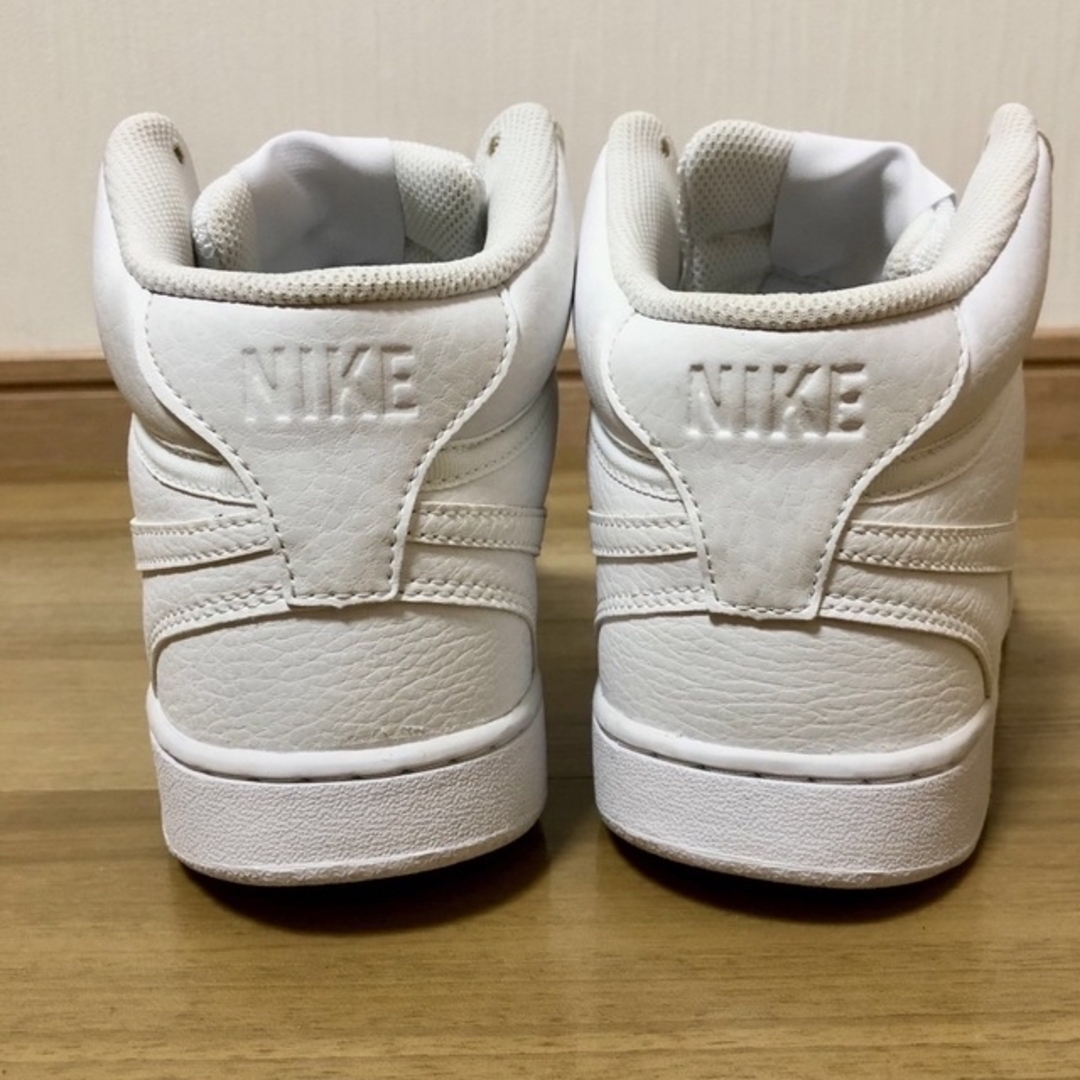 NIKE(ナイキ)の専用！18,000円《新品》NIKE コート ヴィジョン MID SL 25.0 レディースの靴/シューズ(スニーカー)の商品写真