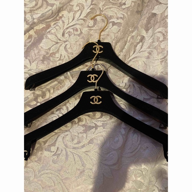 CHANEL - シャネルハンガー 3本の通販 by らなんきゅらす's shop ...