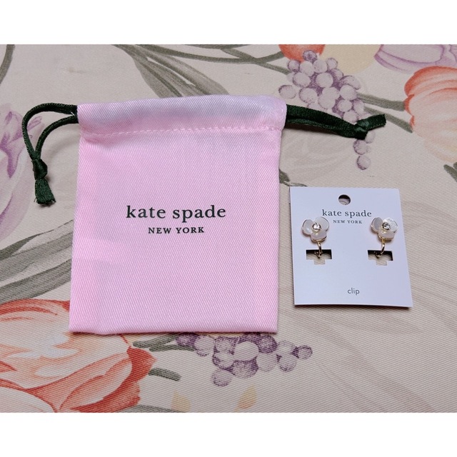 kate spade new york(ケイトスペードニューヨーク)のケイトスペード　ディスコパンジー　イヤリング レディースのアクセサリー(イヤリング)の商品写真