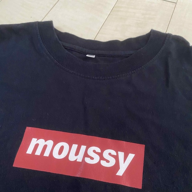 moussy(マウジー)のmoussy ロゴTシャツ レディースのトップス(Tシャツ(半袖/袖なし))の商品写真