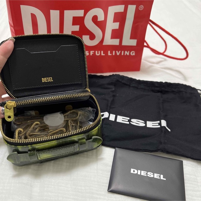 DIESEL(ディーゼル)のDIESEL♡ウォレットポーチ レディースのファッション小物(財布)の商品写真