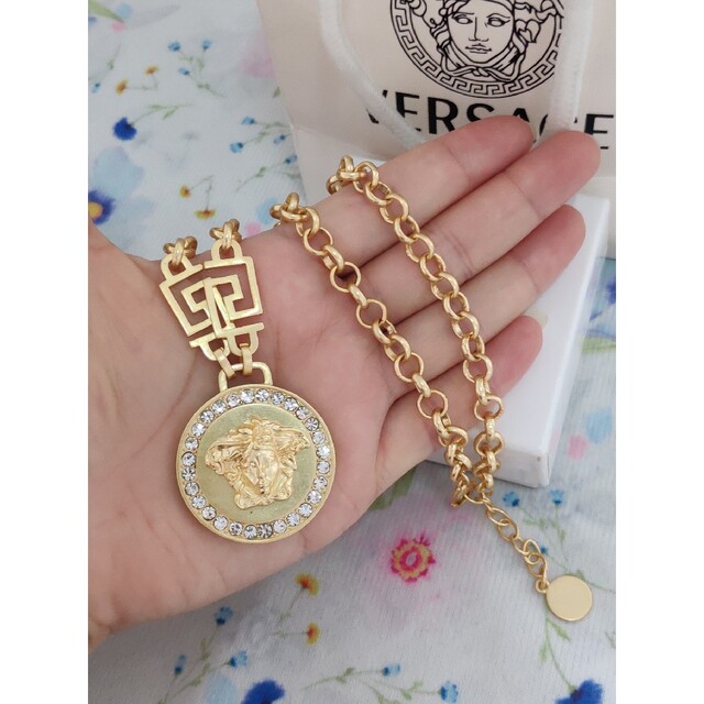 大人気✨ ヴェルサーチ ネックレス ゴールド 美品 ブランド雑貨総合