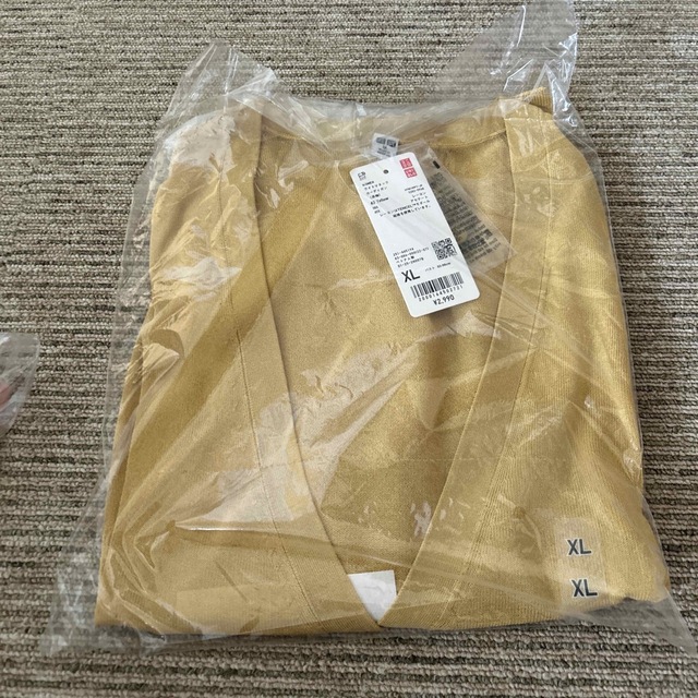 UNIQLO(ユニクロ)のユニクロ　ライトＶネックカーディガン（長袖） レディースのトップス(カーディガン)の商品写真