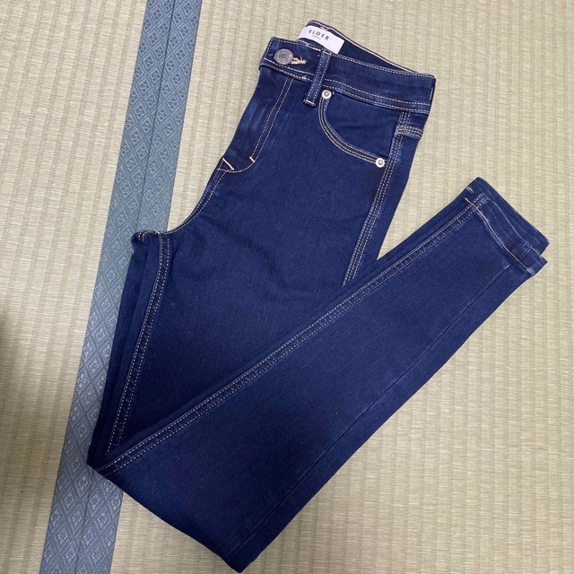 EMODA(エモダ)の新品⭐︎EMODA エルダースキニーデニム レディースのパンツ(デニム/ジーンズ)の商品写真