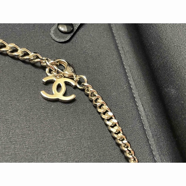 CHANEL(シャネル)のCHANEL シャネル　チェーンベルト　ベルト　ゴールド　ココマーク　春夏　新品 レディースのファッション小物(ベルト)の商品写真