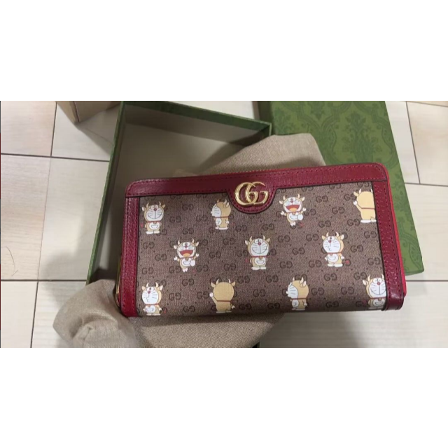 即発送 GUCCIラウンド長財布♪GGドラえもんプリント♪ボルドー