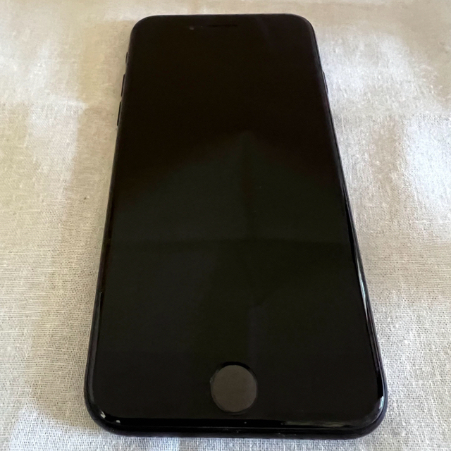 iPhone(アイフォーン)のApple iPhone SE2 128GB Black simフリー スマホ/家電/カメラのスマートフォン/携帯電話(スマートフォン本体)の商品写真
