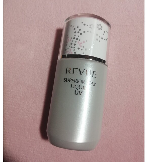 REVUE(レヴュー)の新品　レヴュー　ファンデーション コスメ/美容のベースメイク/化粧品(ファンデーション)の商品写真
