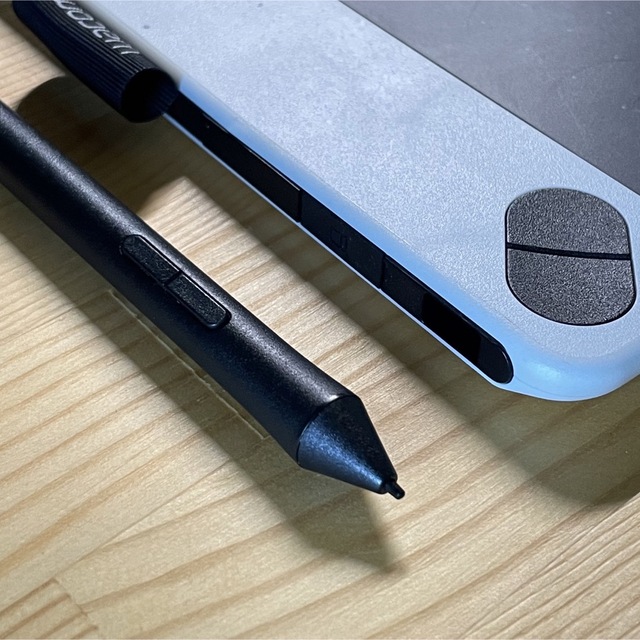 Wacom(ワコム)のWACOM INTUOS DRAW CTL-490 ペンタブ スマホ/家電/カメラのPC/タブレット(タブレット)の商品写真