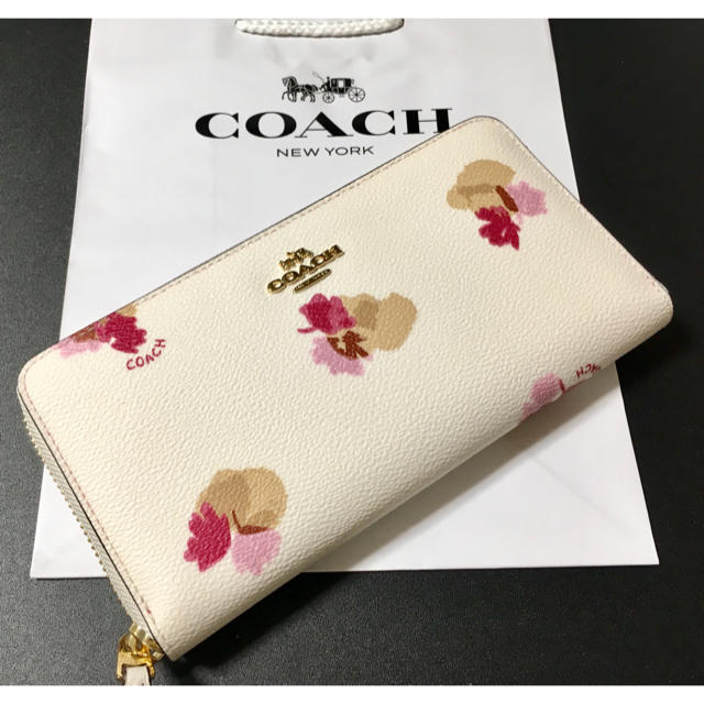 希少✨美品【COACH】コーチ　白 財布　　ベージュ　折財布　ミニシグネチャー