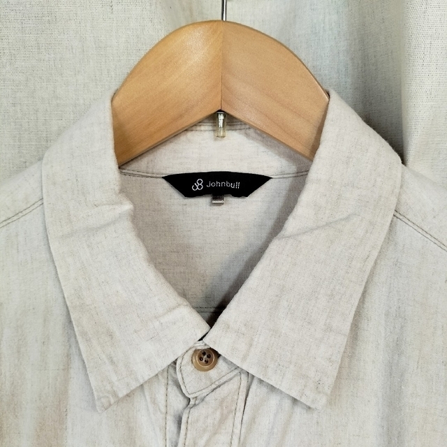 JOHNBULL(ジョンブル)のJohnbull(ジョンブル)　シャーリングシャツ　ナチュラル メンズのトップス(シャツ)の商品写真