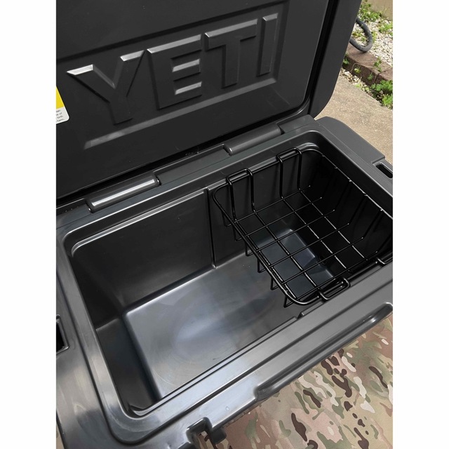 yeti イエティ　クーラーボックス　45 チャコール　値下げ