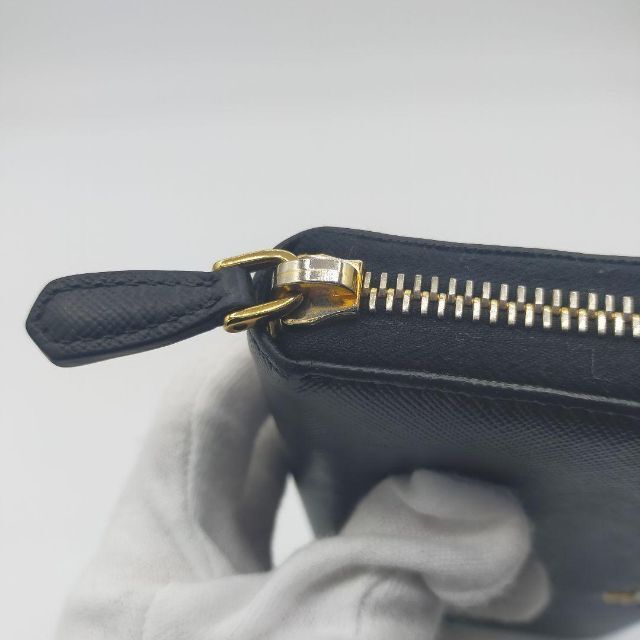 極美品 PRADA 長財布 ラウンドファスナー サフィアーノレザー 黒
