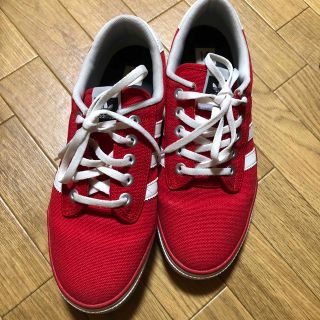 アディダス(adidas)の赤adidasスニーカー(スニーカー)