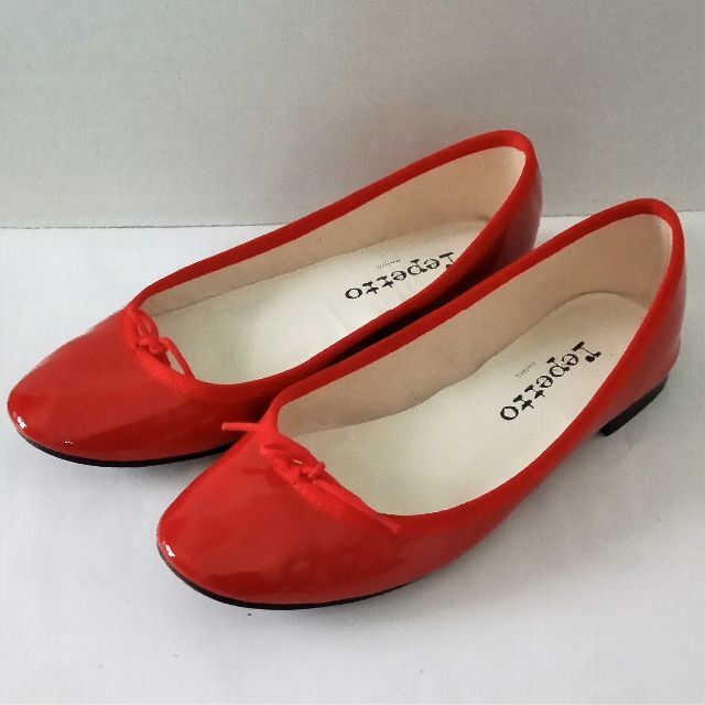 repetto(レペット)のRepetto　レペット　エナメル バレエシューズ　サンドリオン　中古品　３５ レディースの靴/シューズ(バレエシューズ)の商品写真