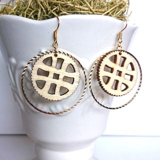 一点のみ　design　wood⑩(ピアス)