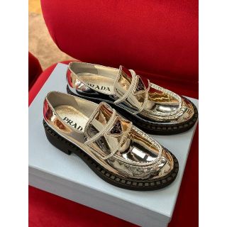 プラダ ローファー/革靴(レディース)の通販 800点以上 | PRADAの プラダ ローファー/革靴(レディース)の通販 800点以上 | PRADAの