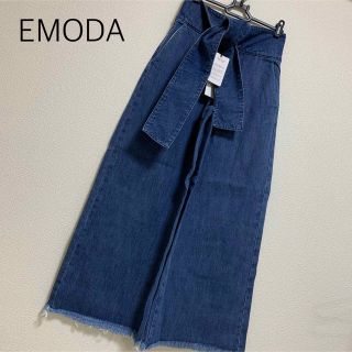 エモダ(EMODA)の【新品未使用タグ付】EMODAフリンジワイドデニム　Sサイズ　美脚　脚長デニム(デニム/ジーンズ)