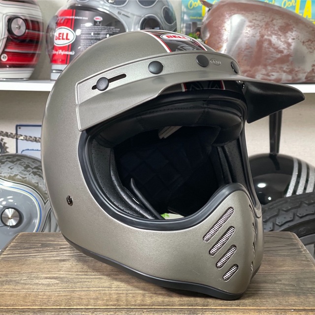 ☆BELL Moto-3 Independent マットチタニウム/M 驚きの価格が実現