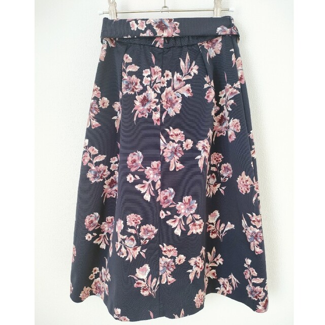JUSGLITTY風花柄スカート レディースのスカート(ひざ丈スカート)の商品写真