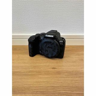 キャロン(CARON)のEOS R10 極美品(ミラーレス一眼)