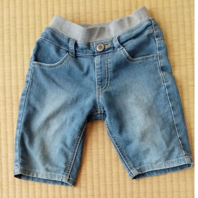 デニム　ハーフパンツ　110 キッズ/ベビー/マタニティのキッズ服男の子用(90cm~)(パンツ/スパッツ)の商品写真