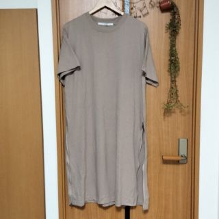 ページボーイ(PAGEBOY)のPAGEBOY ZIPスリットカットプルオーバー(Tシャツ(半袖/袖なし))