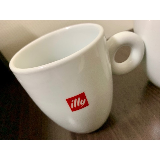 【illy】コーヒーカップ　2個セット⭐︎美品⭐︎ インテリア/住まい/日用品のキッチン/食器(グラス/カップ)の商品写真