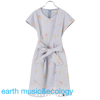 アースミュージックアンドエコロジー(earth music & ecology)の〈美品〉earth music&ecology 花柄ワンピース(ひざ丈ワンピース)