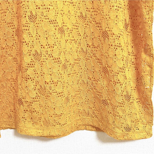 GU(ジーユー)のGU花柄 レースフリルネックT カットソー Tシャツ ブラウス【サイズ】 レディースのトップス(シャツ/ブラウス(半袖/袖なし))の商品写真