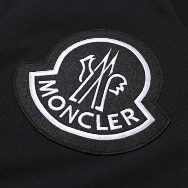 MONCLER(モンクレール)の★希少★ MONCLER 半袖Tシャツ Ｌ　モンクレール ビッグワッペン メンズのトップス(Tシャツ/カットソー(半袖/袖なし))の商品写真