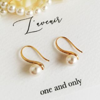 イエナ(IENA)の【再販】スワロフスキーパール　フックピアス　結婚式、ウェディング、フォーマルにも(ピアス)