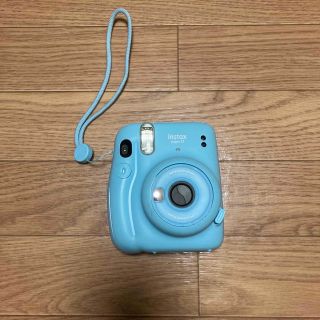 フジフイルム(富士フイルム)のチェキinstax mini 11 （フィルム5枚入り）(フィルムカメラ)