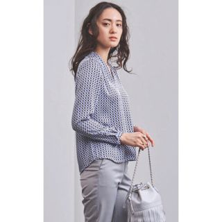 UNITED ARROWS - UNITED ARROWS ギャザーフリル リボン ブラウス 38の