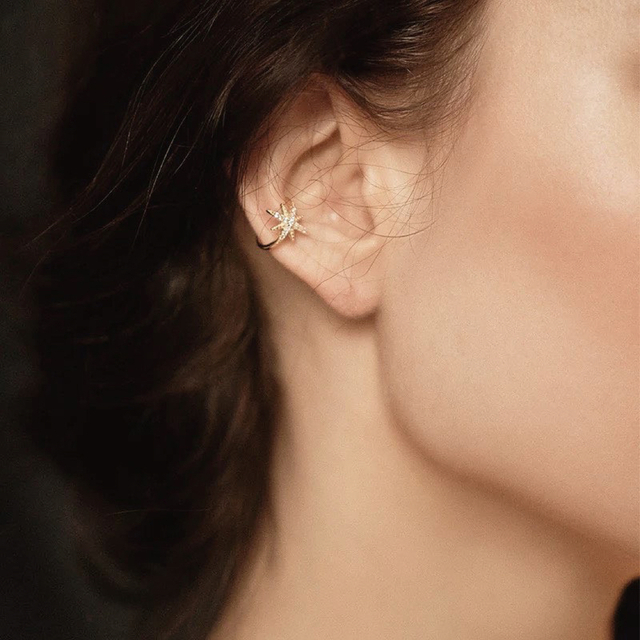 AHKAH(アーカー)のstarburst ear cuff 18k gold-plated  レディースのアクセサリー(イヤーカフ)の商品写真