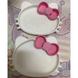 ハローキティ(ハローキティ)のキティ シリコンディッシュ プレート 皿 吸盤付き 2枚 双子 セット(離乳食器セット)