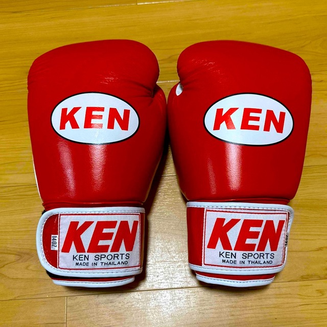 KENボクシンググローブ　14オンス　赤　新品未使用品です。